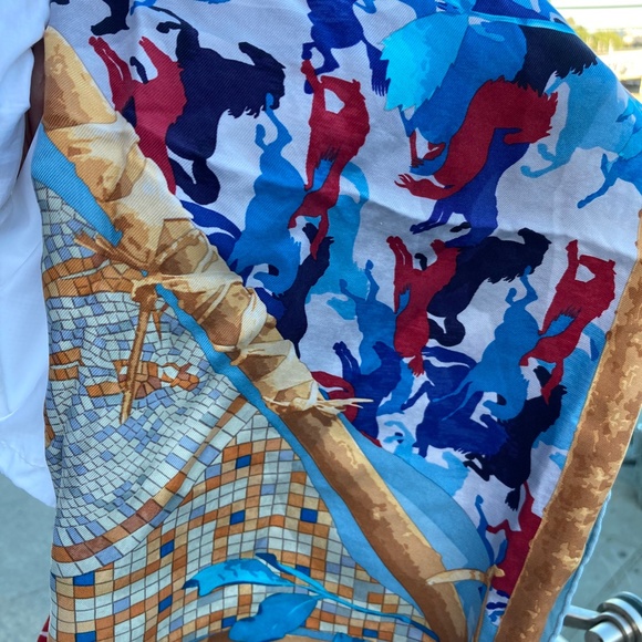 Hermes silk scarf - Picture 5 of 7